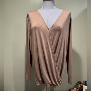 Green Envelope Ladies Taupe Top. Size Large